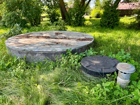 Septic maintenance hatch